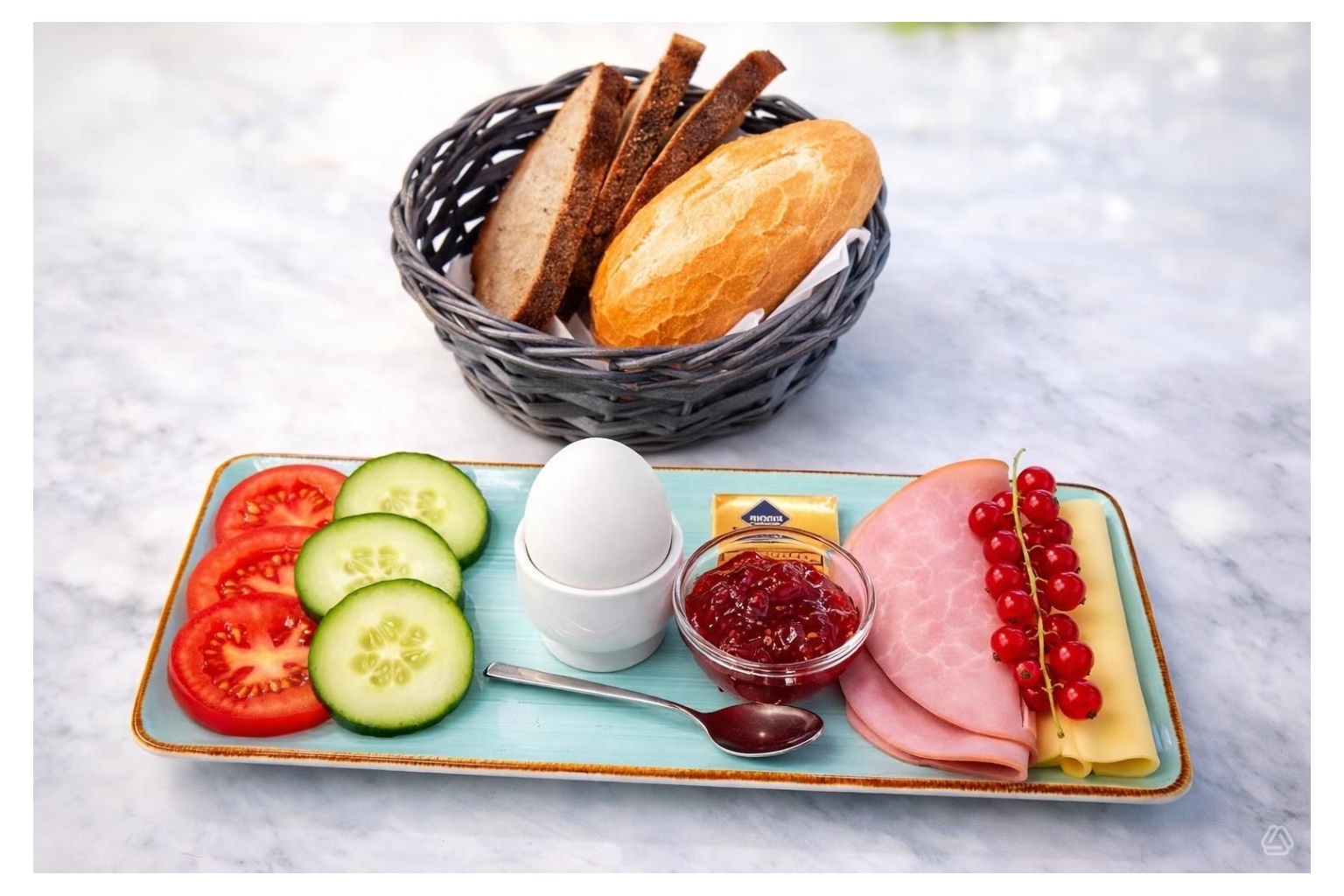 KLEINES FRÜHSTÜCK