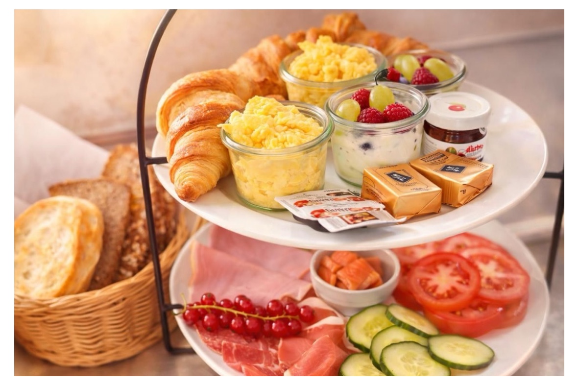 FRÜHSTÜCKS-ETAGERE FÜR 2 PERSONEN